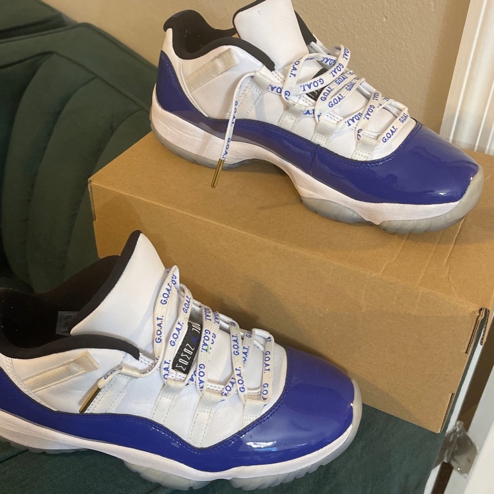 Air Jordan 11 Retro low “Concord Sketch”